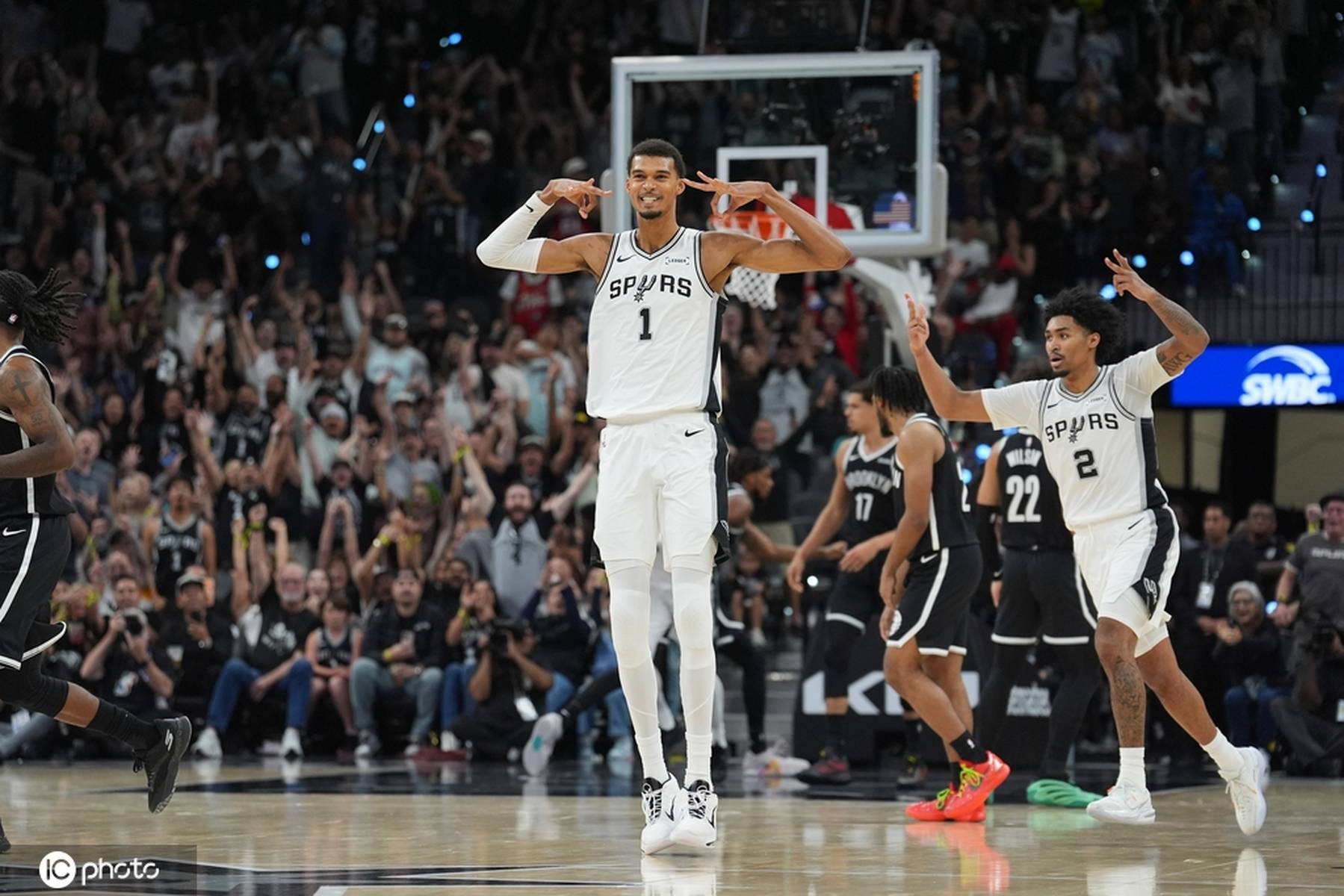 字母哥文班亚马荣膺首周最佳球员 库里东契奇获提名